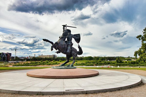 Explorations Ineffables : Périples vers la Connaissance de Soi